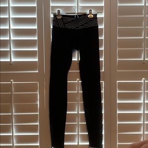 Lululemon reversible wonder unders size 4